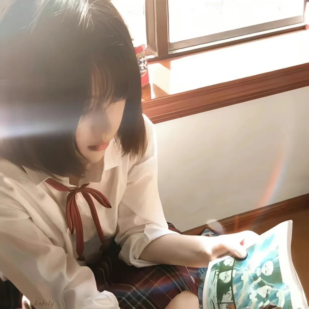 比基尼少女